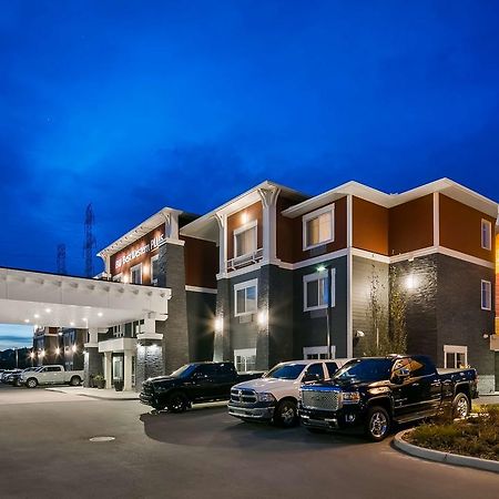 Best Western Plus Chestermere Hotel Bagian luar foto