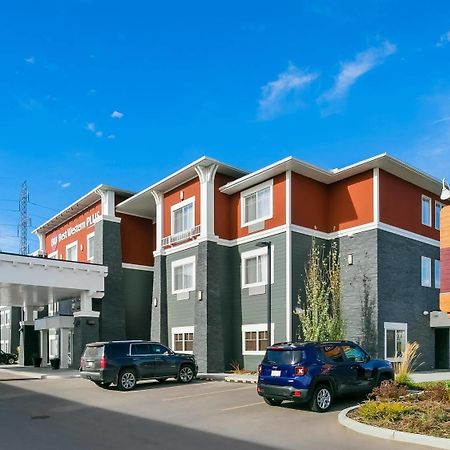Best Western Plus Chestermere Hotel Bagian luar foto