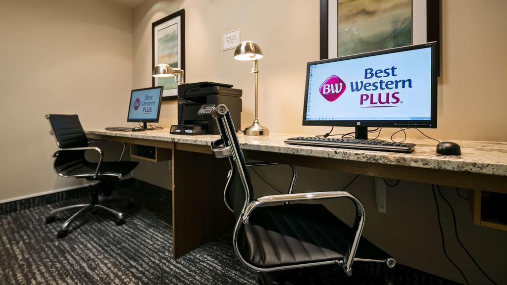 Best Western Plus Chestermere Hotel Bagian luar foto