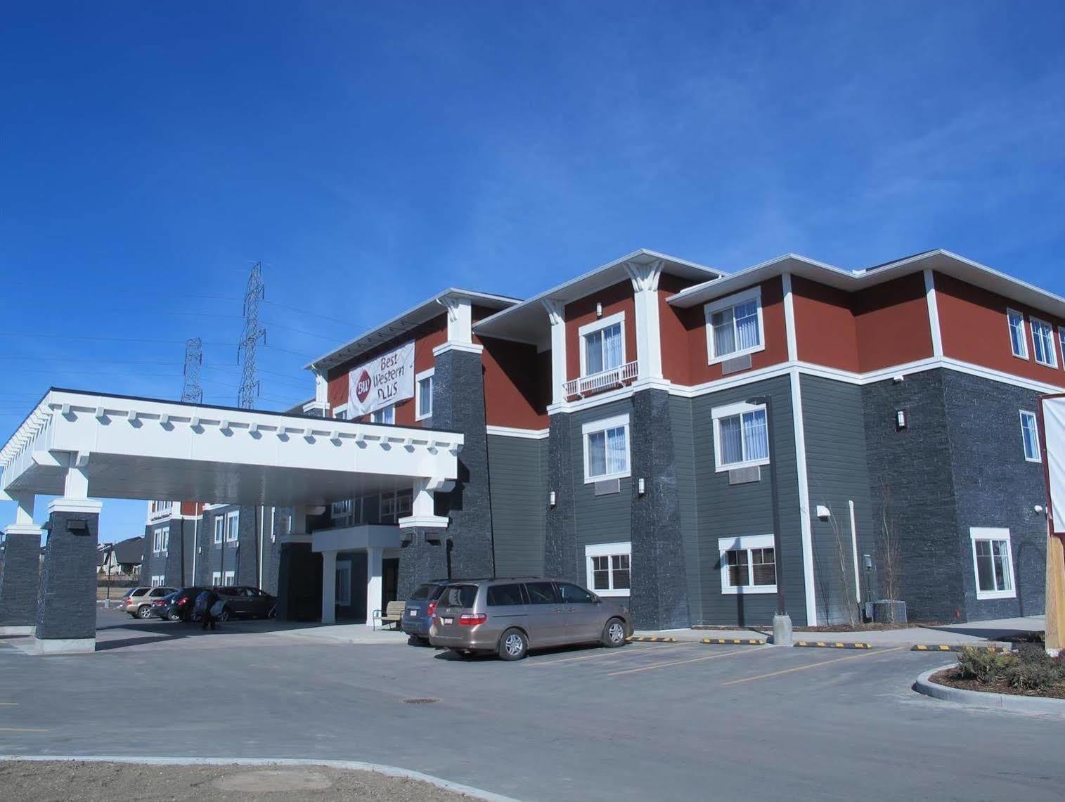 Best Western Plus Chestermere Hotel Bagian luar foto